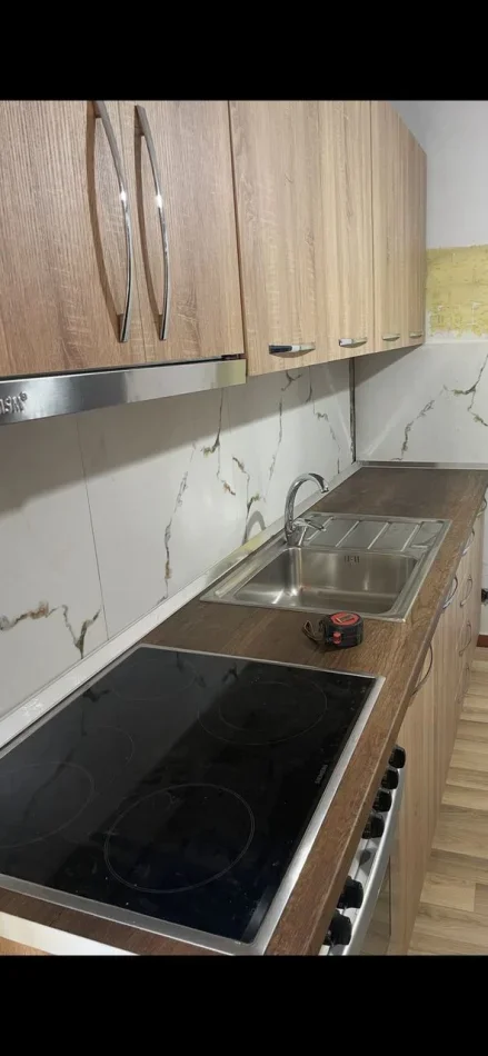 Tirane, jepet me qera apartament 1+1 Kati 2, 65 m² 550 € (Stacioni i Trenit)
