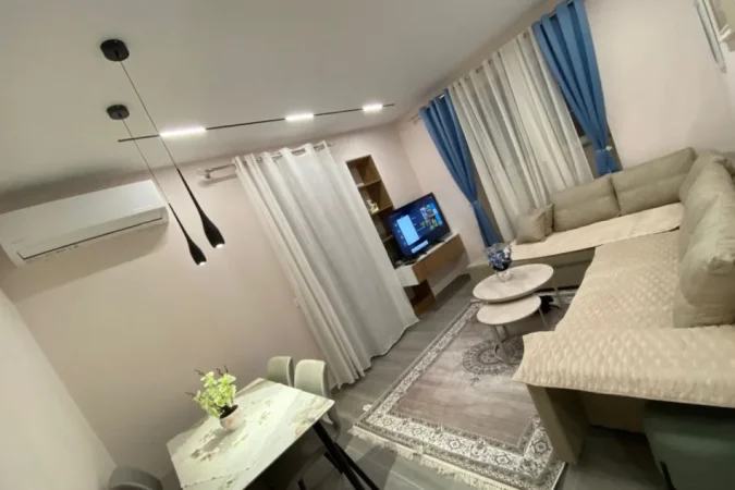 Tirane, jepet me qera apartament 1+1 Kati 1, 60 m² 650 € (Liceu Artistik)