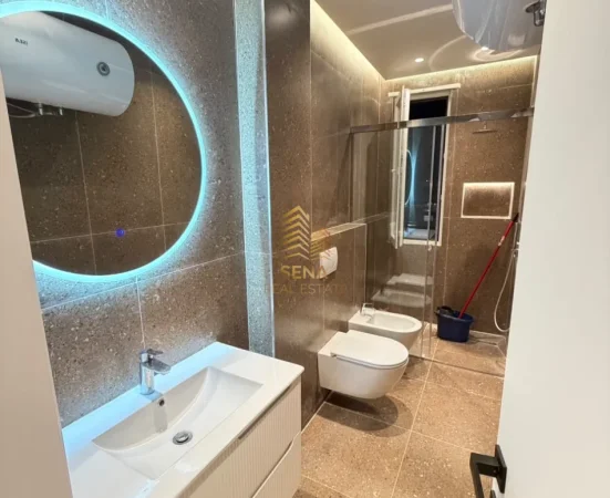 Tirane, shitet apartament 2+1+Ballkon Kati 5, 80 m² 190.000 € (Ali Demi)