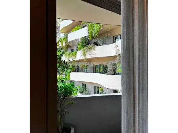 Tirane, jepet me qera apartament 2+1+Ballkon Kati 3, 152 m² 2.500 € (Lion Park)