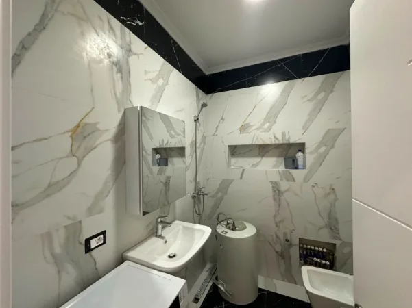 Tirane, jepet me qera apartament 1+1 Kati 7, 68 m² 600 € (Rruga Jordan Misja)