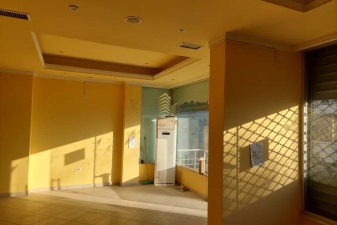 Tirane, shitet ambjent biznesi Kati 0, 95 m² 100.000 € (Fresk)