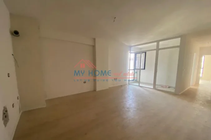 Tirane, shitet apartament 2+1+Ballkon Kati 9, 92 m² 155.700 € (Fusha e Aviacionit)