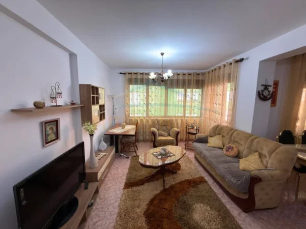 Tirane, jepet me qera apartament 2+1 Kati 5, 109 m² 900 € (Rruga Pjetër Bogdani)