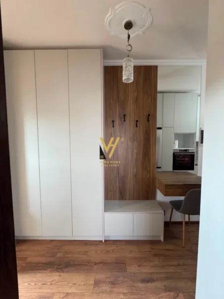 Tirane, jepet me qera apartament 1+1+Ballkon Kati 4, 70 m² 570 € (SELITE)