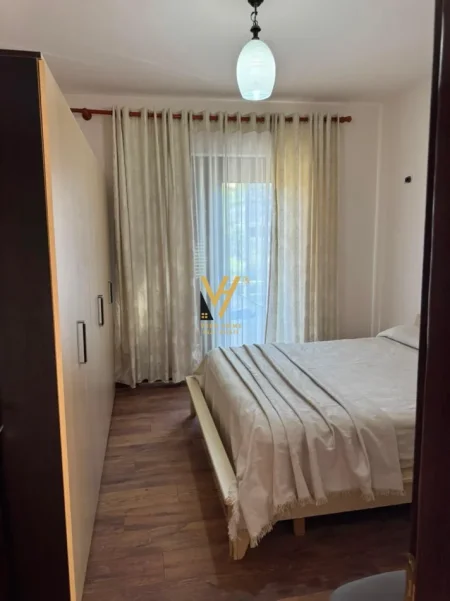 Tirane, jepet me qera apartament 1+1+Ballkon Kati 4, 70 m² 570 € (SELITE)