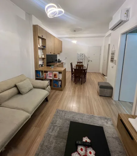 Tirane, jepet me qera apartament 1+1+Ballkon Kati 3, 66 m² 450 € (Rruga Jordan Misja)