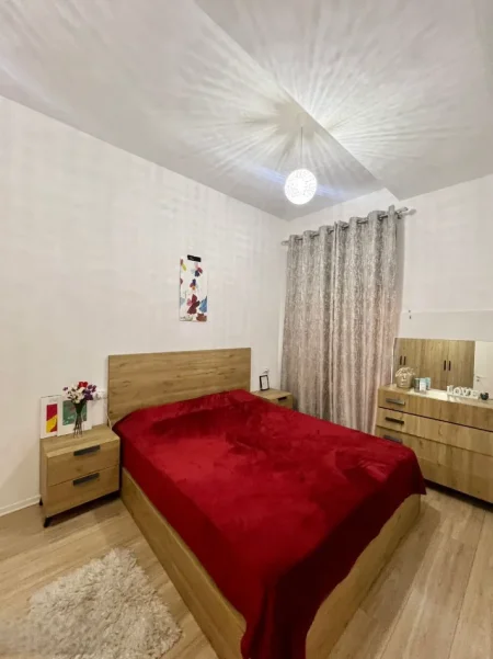 Tirane, jepet me qera apartament 1+1+Ballkon Kati 3, 66 m² 450 € (Rruga Jordan Misja)