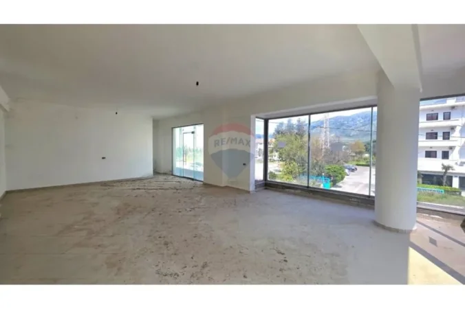 Radhime - Orikum, shitet ambjent biznesi Kati 2, 165 m² (ORikum, Vlore)