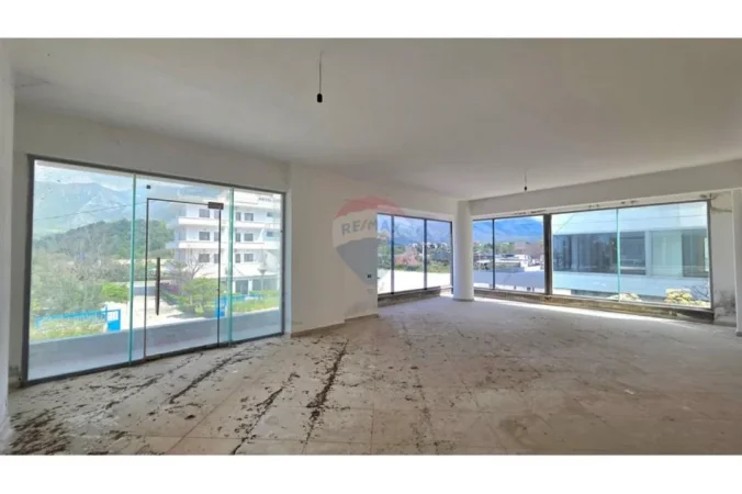 Radhime - Orikum, shitet ambjent biznesi Kati 2, 165 m² (ORikum, Vlore)