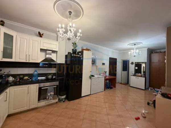 Durres, shitet apartament 2+1 Kati 2, 126 m² 150.000 € (0696044423 Prane Shkolles "Eftali Koci", Durres)