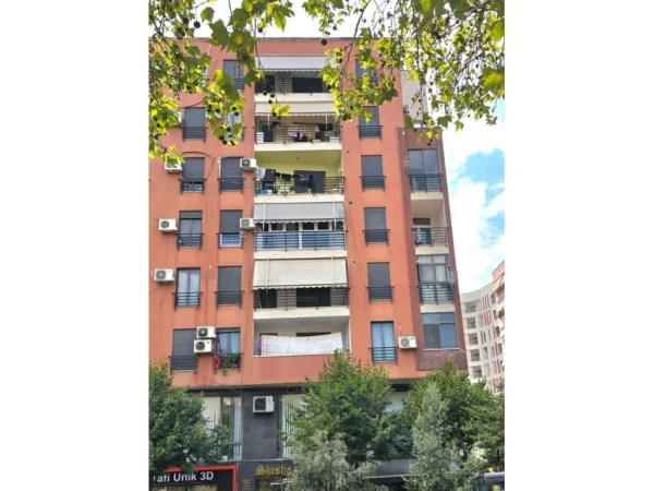 Tirane, jepet me qera apartament 1+1 Kati 7, 73 m² 480 € (Zogu i Zi bosko147127)