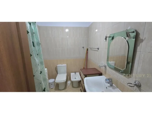 Tirane, jepet me qera apartament 1+1 Kati 7, 73 m² 480 € (Zogu i Zi bosko147127)