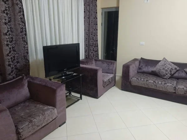 Tirane, jepet me qera apartament 1+1 Kati 2, 65 m² 500 € (Don Bosko)