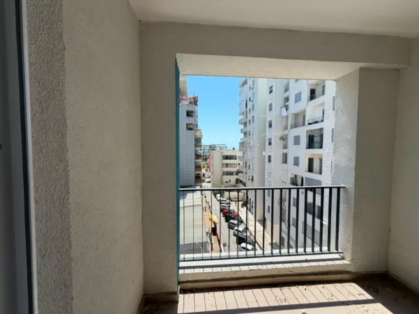 Shitet Apartament 2+1+2 te Stacioni Trenit , Durres Kati 5, 110 m² 170.000 €