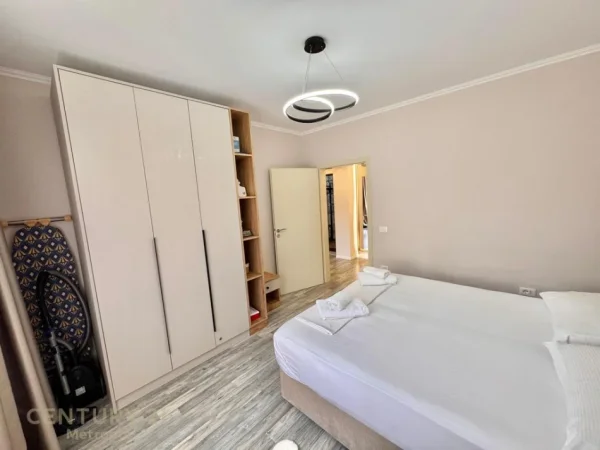Tirane, jepet me qera apartament 1+1 Kati 3, 65 m² 800 € (9 Katshet Metropol147121)