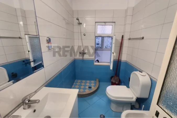 Tirane, jepet me qera apartament 1+1 Kati 4, 53 m² 450 € (Rruga ndre mjeda)