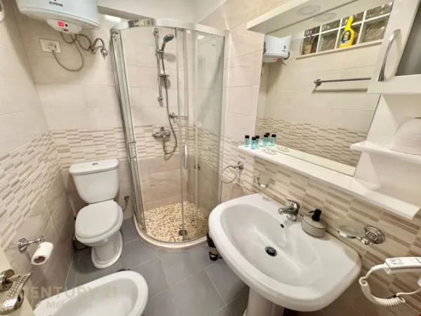 Tirane, jepet me qera apartament 1+1 Kati 3, 65 m² 800 € (9 Katshet Metropol147121)