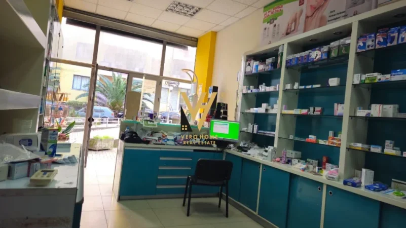 Tirane, shitet dyqan Kati 0, 48 m² 85.000 € (YZBERISHT)