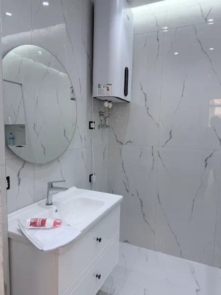 Shqiperi, shes  2 apartamente , 1+1+Ballkon Kati 4 te 21 Dhjetori, SHITEN DIREKT NGA PRONARI