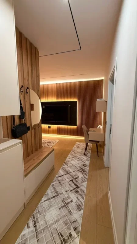 Tirane, jepet me qera apartament 1+1 Kati 1, 55 m² 600 € (Shkolla Bashkuar)