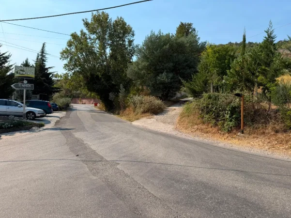 Tirane, shitet toke , 4.000 m² 300.000 € (Ibe)