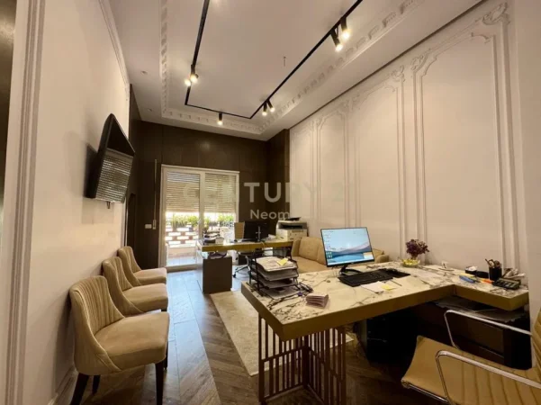 Tirane, jepet me qera zyre Kati 7, 55 m² 650 € (selite)