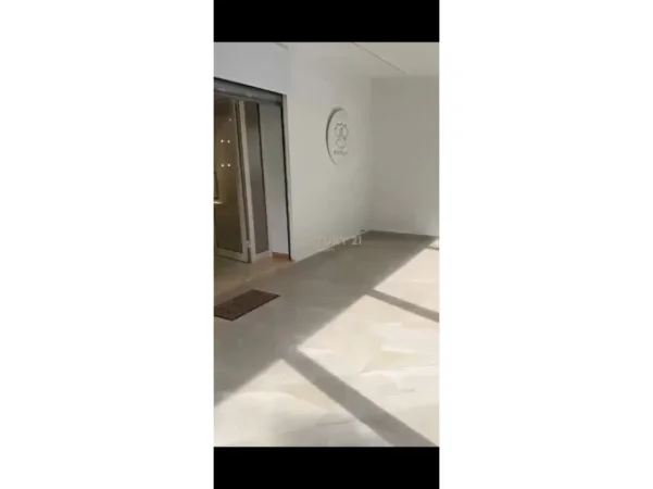Tirane, jepet me qera ambjent biznesi Kati 0, 76 m² 600 € (vasil shanto)