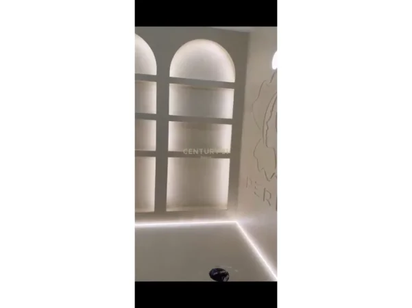Tirane, jepet me qera ambjent biznesi Kati 0, 76 m² 600 € (vasil shanto)