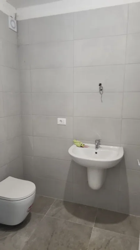 Tirane, shitet zyre Kati 1, 97 m² 320.100 € (Myslym Shyri, Pranë Shkollës “Arben Broci”)