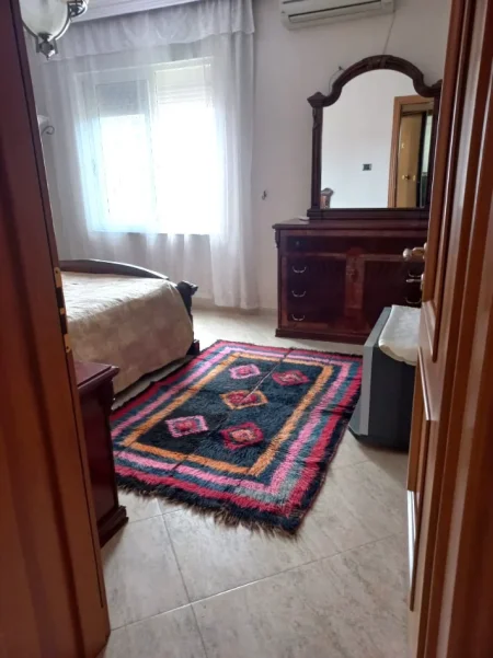 🏡 Jepet me Qira Apartament 2+1 tek  Rruga e Elbasanit prane Mullirit,   600 mije leke