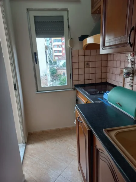 🏡 Jepet me Qira Apartament 2+1 tek  Rruga e Elbasanit prane Mullirit,   600 mije leke