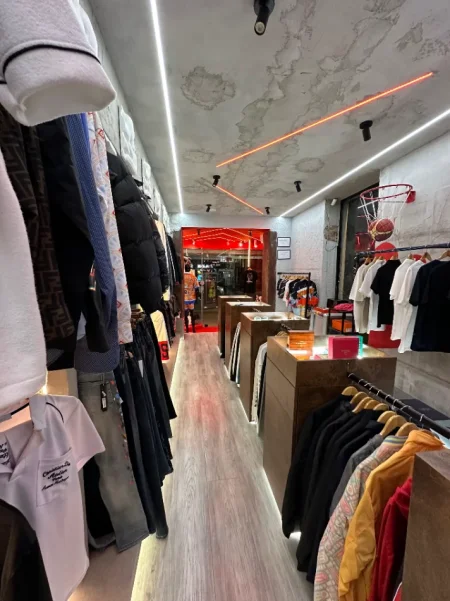 Tirane, shitet dyqan Kati 0, 38 m² 45.000 € (Rruga “Muhamet Gjollesha”)