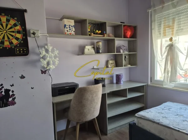 Tirane, jepet me qera apartament 2+1 Kati 3, 100 m² 900 € (KOMUNA E PARISIT)