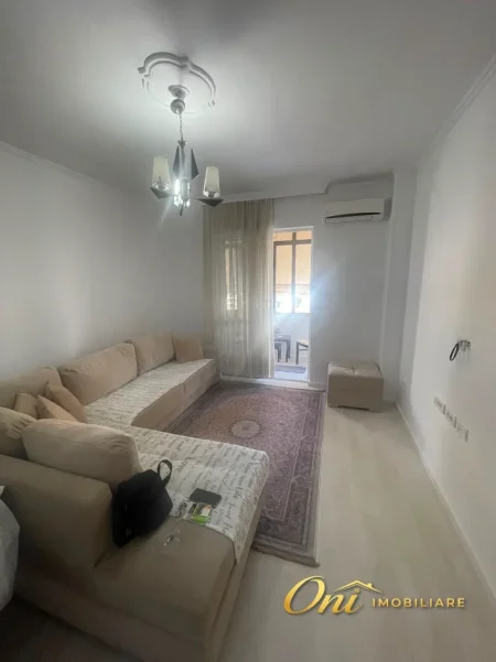 Tirane, jepet me qera apartament 2+1 Kati 5, 90 m² 650 € (RRUGA E KAVAJES)