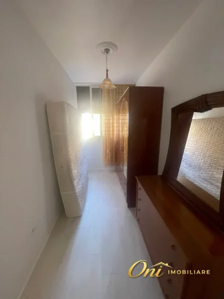 Tirane, jepet me qera apartament 2+1 Kati 5, 90 m² 650 € (RRUGA E KAVAJES)