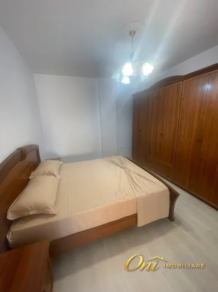 Tirane, jepet me qera apartament 2+1 Kati 5, 90 m² 650 € (RRUGA E KAVAJES)