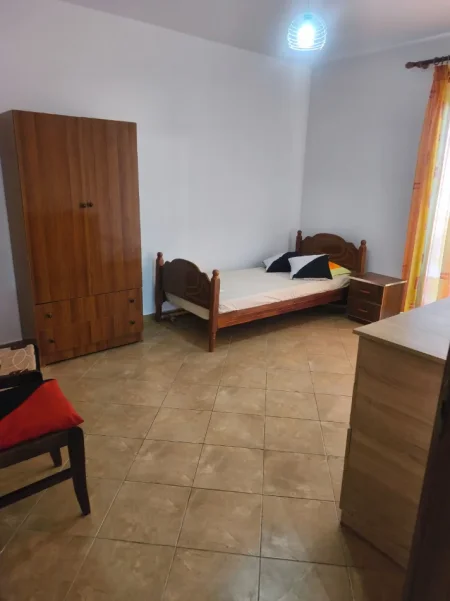 Tirane, jepet me qera apartament 2+1 Kati 4, 90 m² 450 € (YZBERISHT)