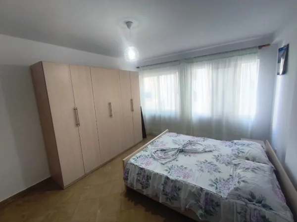 Tirane, jepet me qera apartament 2+1 Kati 4, 90 m² 450 € (YZBERISHT)