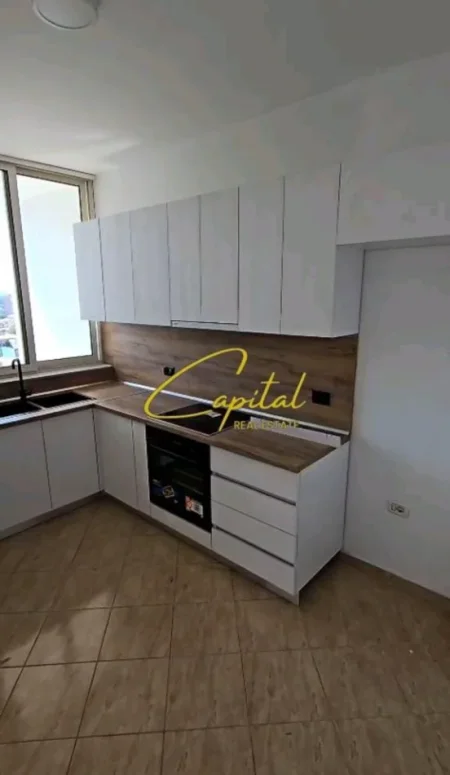 Tirane, jepet me qera apartament 2+1 Kati 3, 95 m² 450 € (VILAT GJERMANE)