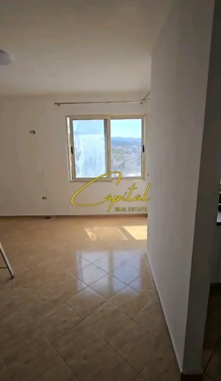 Tirane, jepet me qera apartament 2+1 Kati 3, 95 m² 450 € (VILAT GJERMANE)