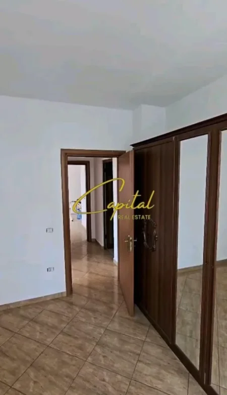 Tirane, jepet me qera apartament 2+1 Kati 3, 95 m² 450 € (VILAT GJERMANE)