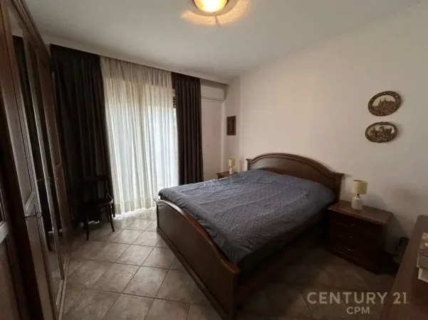 Tirane, jepet me qera apartament 2+1 Kati 3, 90 m² 650 € (Rruga e Kavajes)