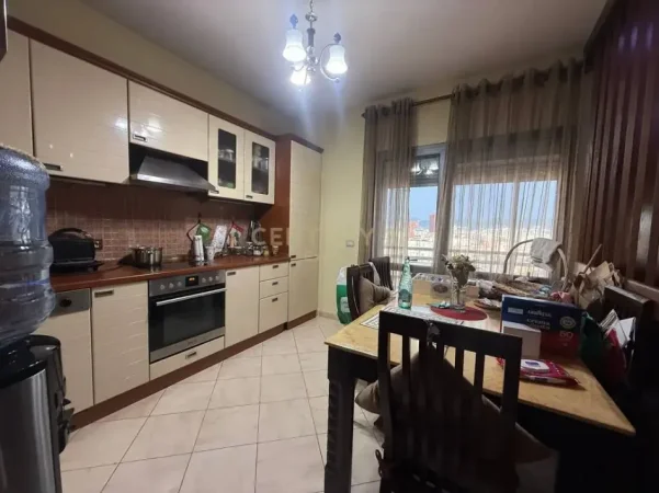 Tirane, shitet apartament 2+1+Ballkon Kati 12, 150 m² 358.560 € (Zogu i Zi)