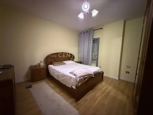Tirane, shitet apartament 2+1+Ballkon Kati 12, 150 m² 358.560 € (Zogu i Zi)