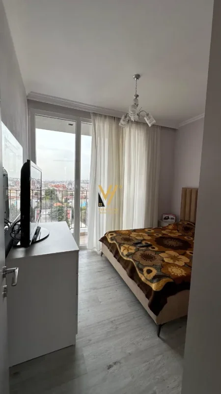 Tirane, jepet me qera apartament 1+1+Ballkon Kati 10, 60 m² 700 € (SHKOLLA E KUQE)