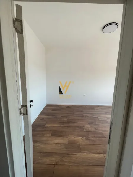 Tirane, jepet me qera apartament 1+1+Ballkon Kati 5, 100 m² 470 € (PASKUQAN)