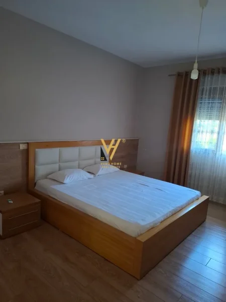 Tirane, jepet me qera Vile Vile 3 Katshe , 470 m² 1.000 € (BALDUSHK)