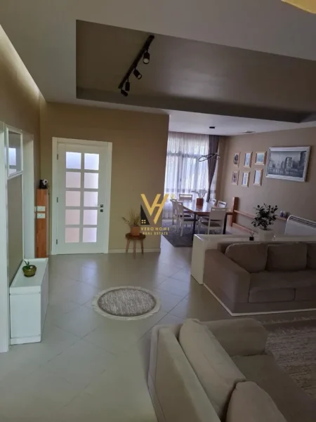 Tirane, jepet me qera Vile Vile 3 Katshe , 470 m² 1.000 € (BALDUSHK)