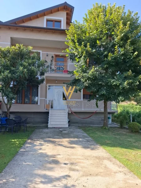Tirane, jepet me qera Vile Vile 3 Katshe , 470 m² 1.000 € (BALDUSHK)